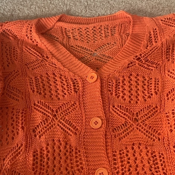 Beautiful orange open knit lightweight cropped sweater Size Large NWOT - Picture 2 of 3